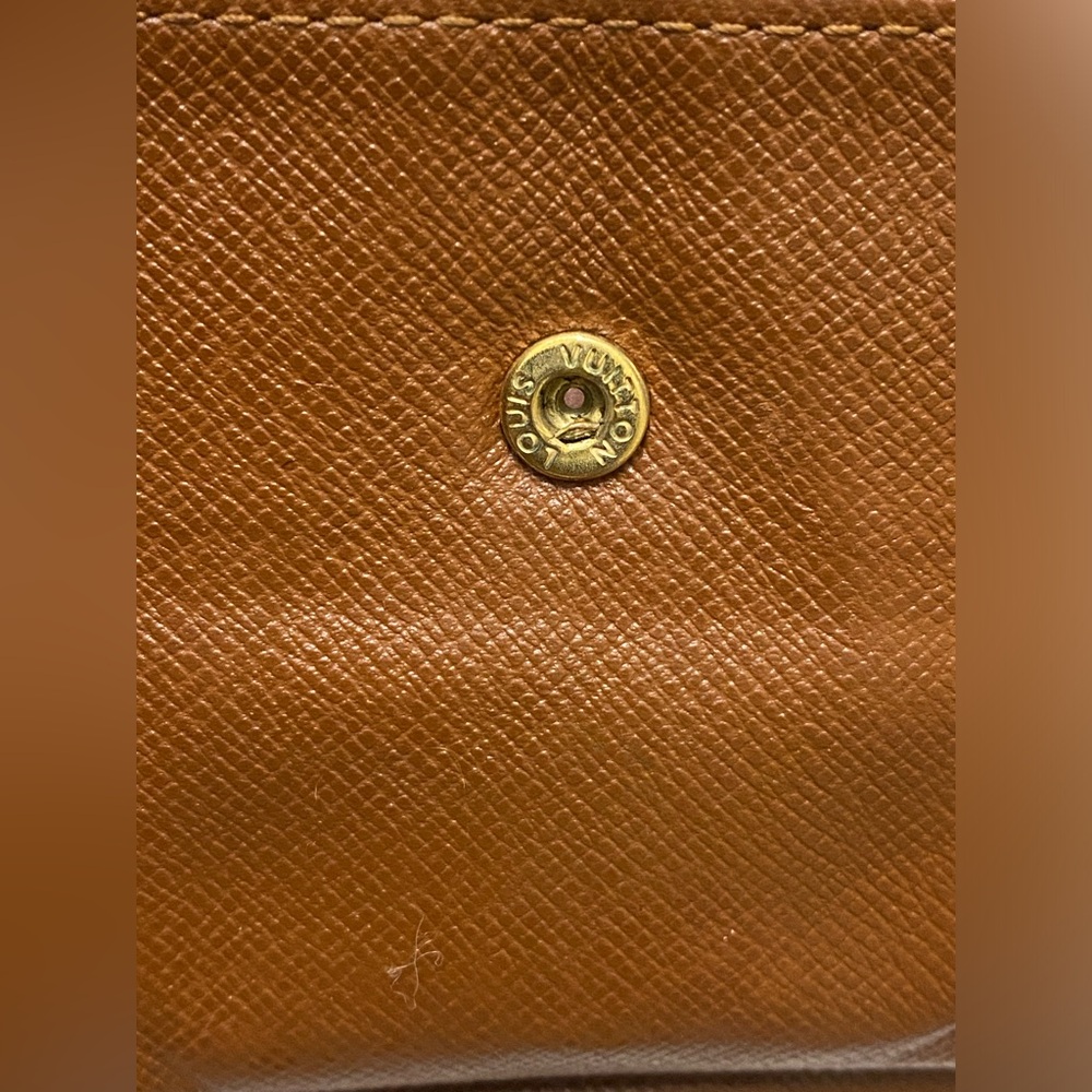 Louis Vuitton Vintahe wallet - Picture 9 of 12